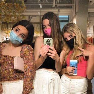 Meet your Posher, Chloe